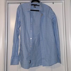Tailored fit plaid casual button down